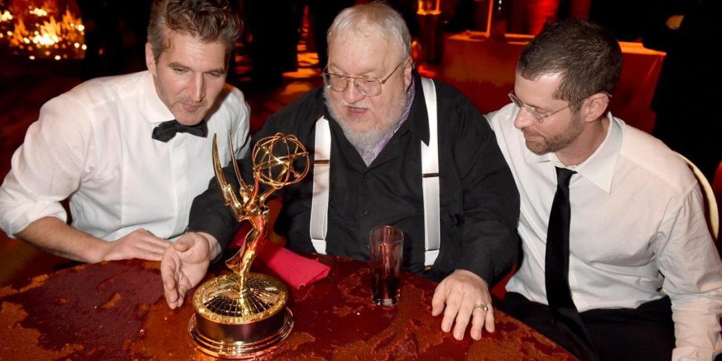 David Benioff, George R. R. Martin et D. B. Weiss aux Emmy Awards 2015 (NY Daily News)