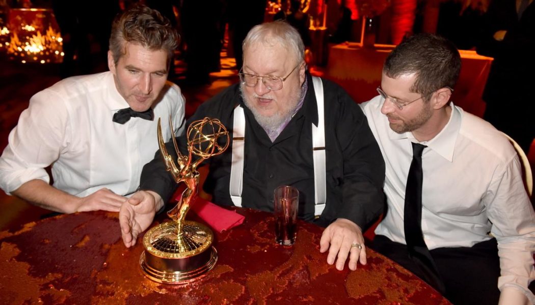 David Benioff, George R. R. Martin et D. B. Weiss aux Emmy Awards 2015 (NY Daily News)