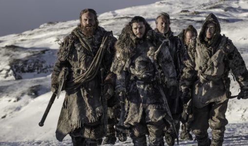 Tormund, Jon Snow, Jorah Mormont, Gendry. Kristofer Hivju, Kit Harington, Iain Glen, Joe Dempsie (Crédit : Helen Sloan/HBO).