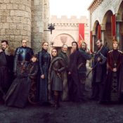 Réunion des acteurs principaux pour l'ultime saison de Game of Thrones (crédits : Marc Hom, EW)