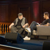 George R.R. Martin et Dan Jones - Londres (Emmanuel Center), août 2019 (© Photo par La Garde de Nuit)